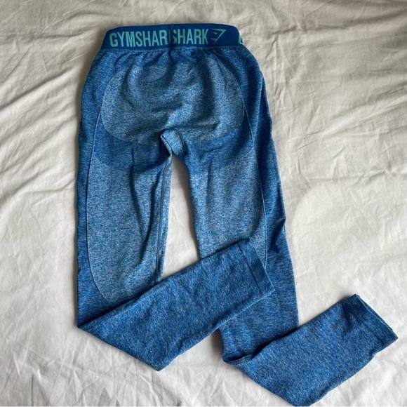 Blue flattering gym shark leggings - Picture 4 of 4